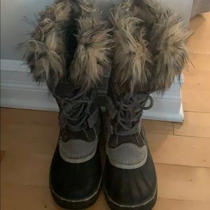 Sorel Joan of Arctic women’s boots